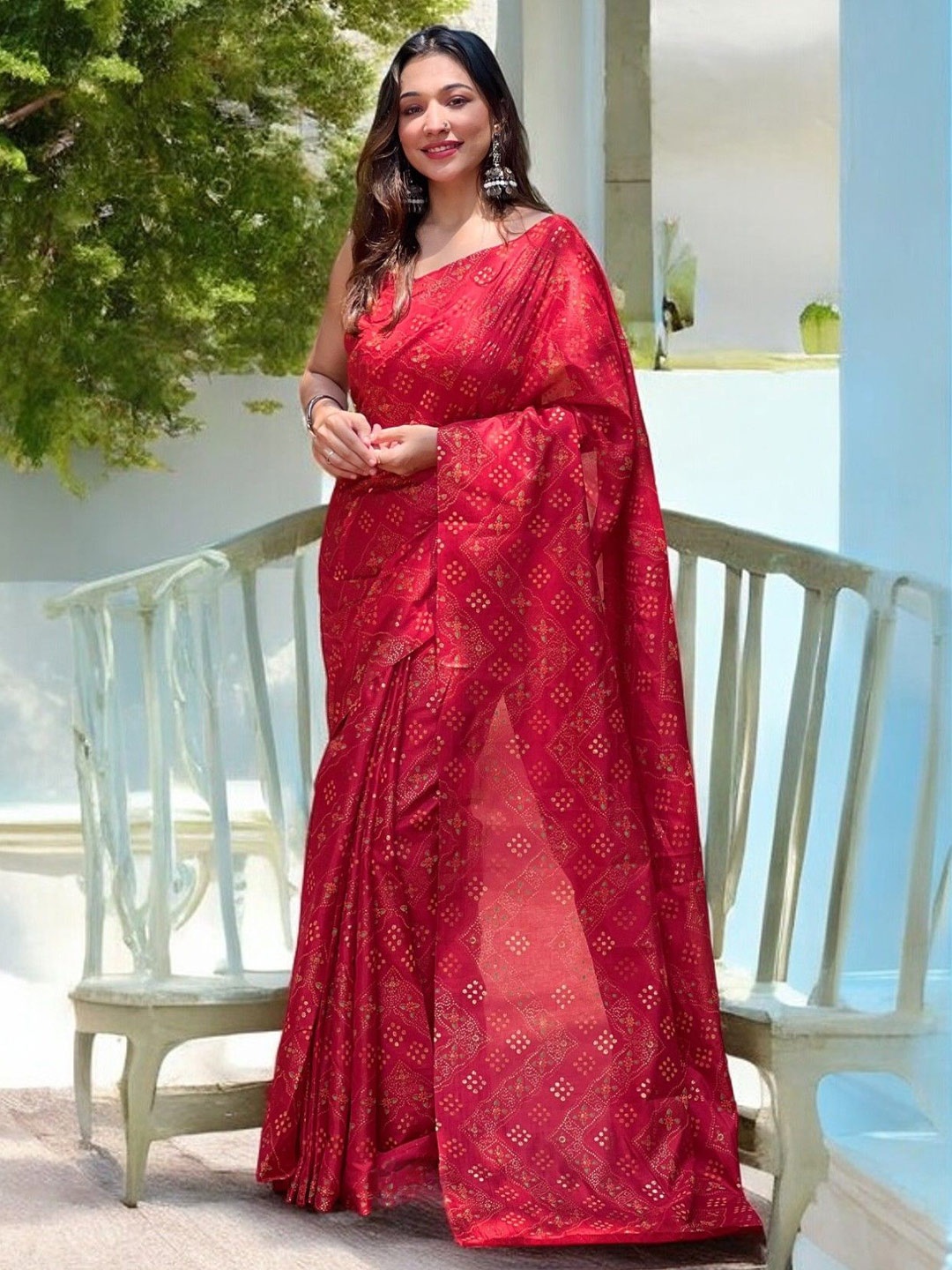 

VAMSEE Ethnic Motif Saree With Blouse, Red