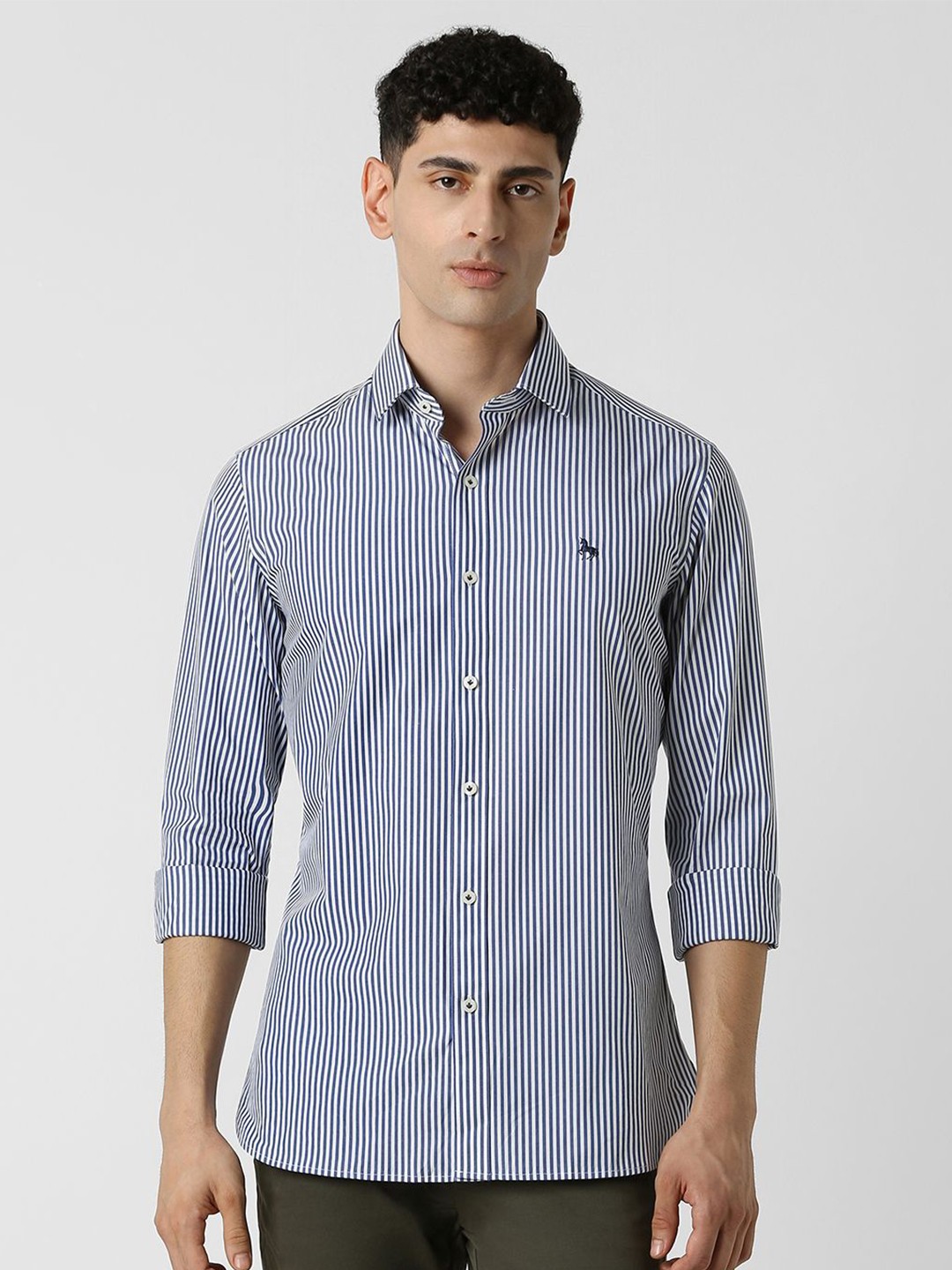 

Van Heusen Sport Men Spread Collar Striped Cotton Slim Fit Casual Shirt, Blue