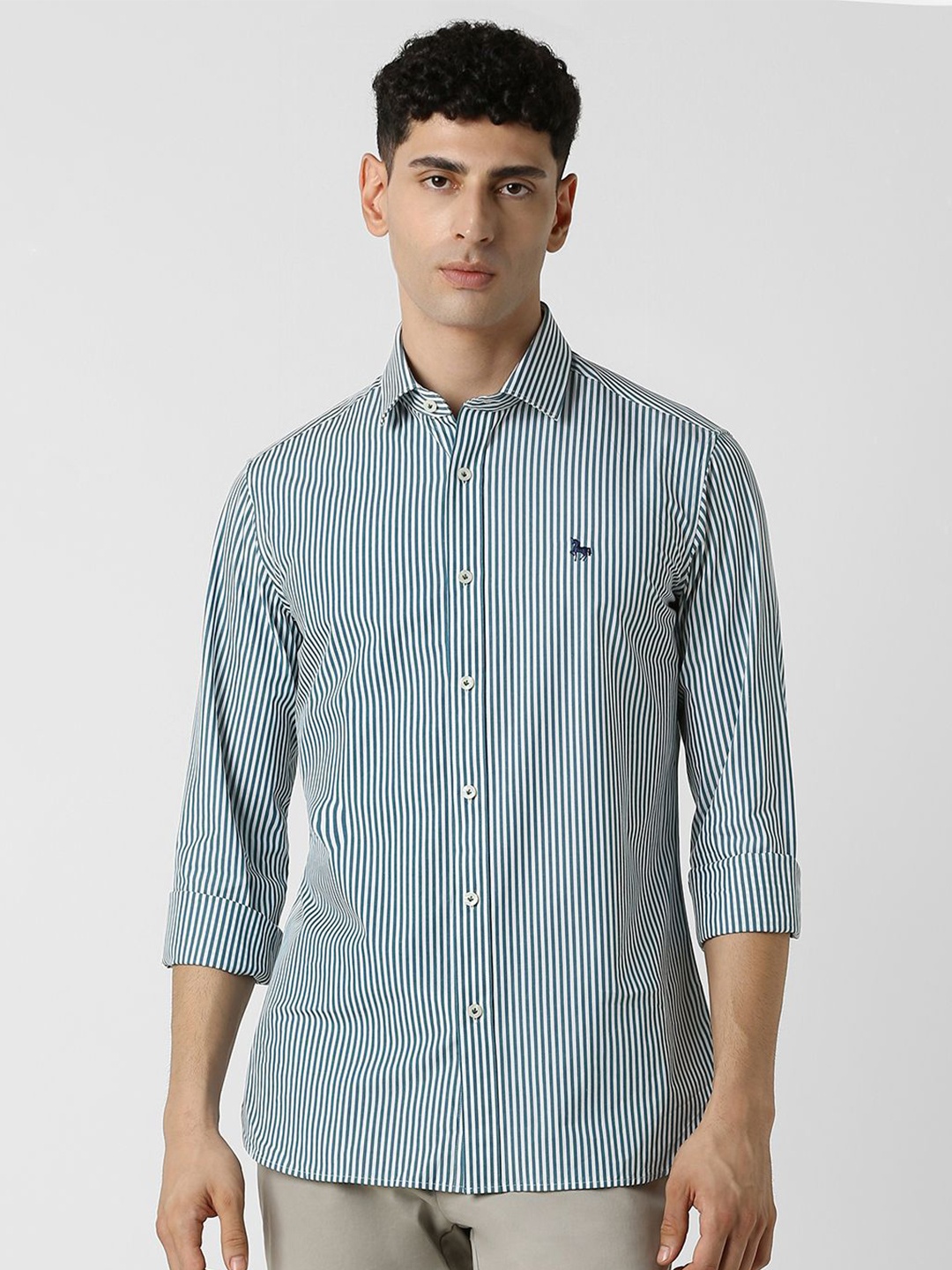 

Van Heusen Sport Men Spread Collar Striped Cotton Slim Fit Casual Shirt, Blue