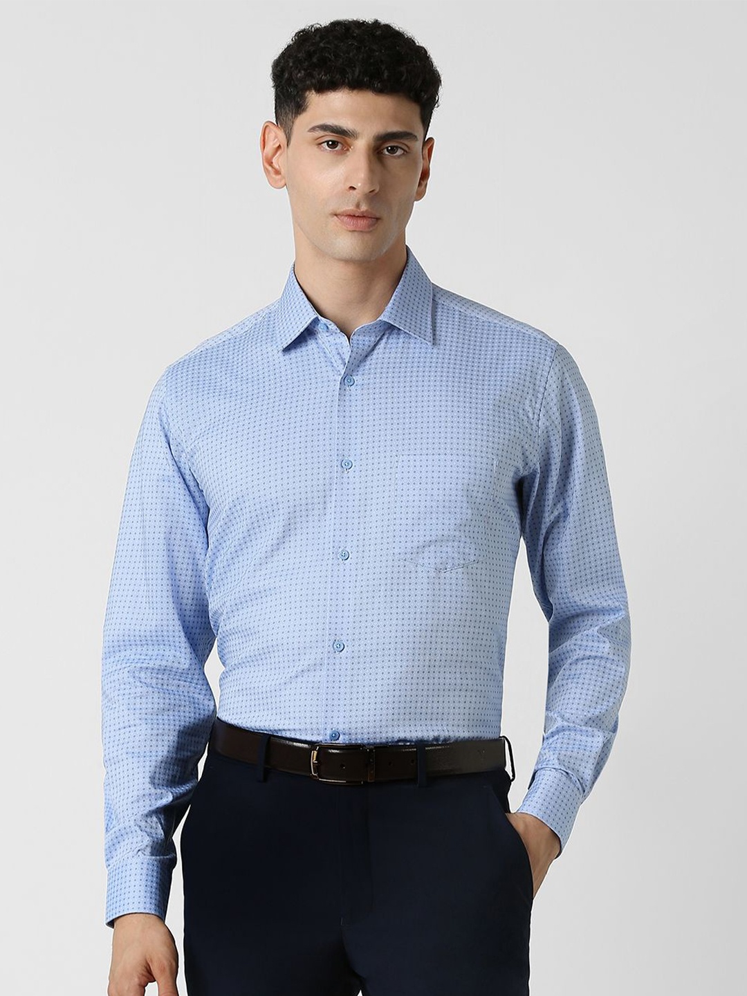 

Van Heusen Men Opaque Checked Formal Shirt, Blue