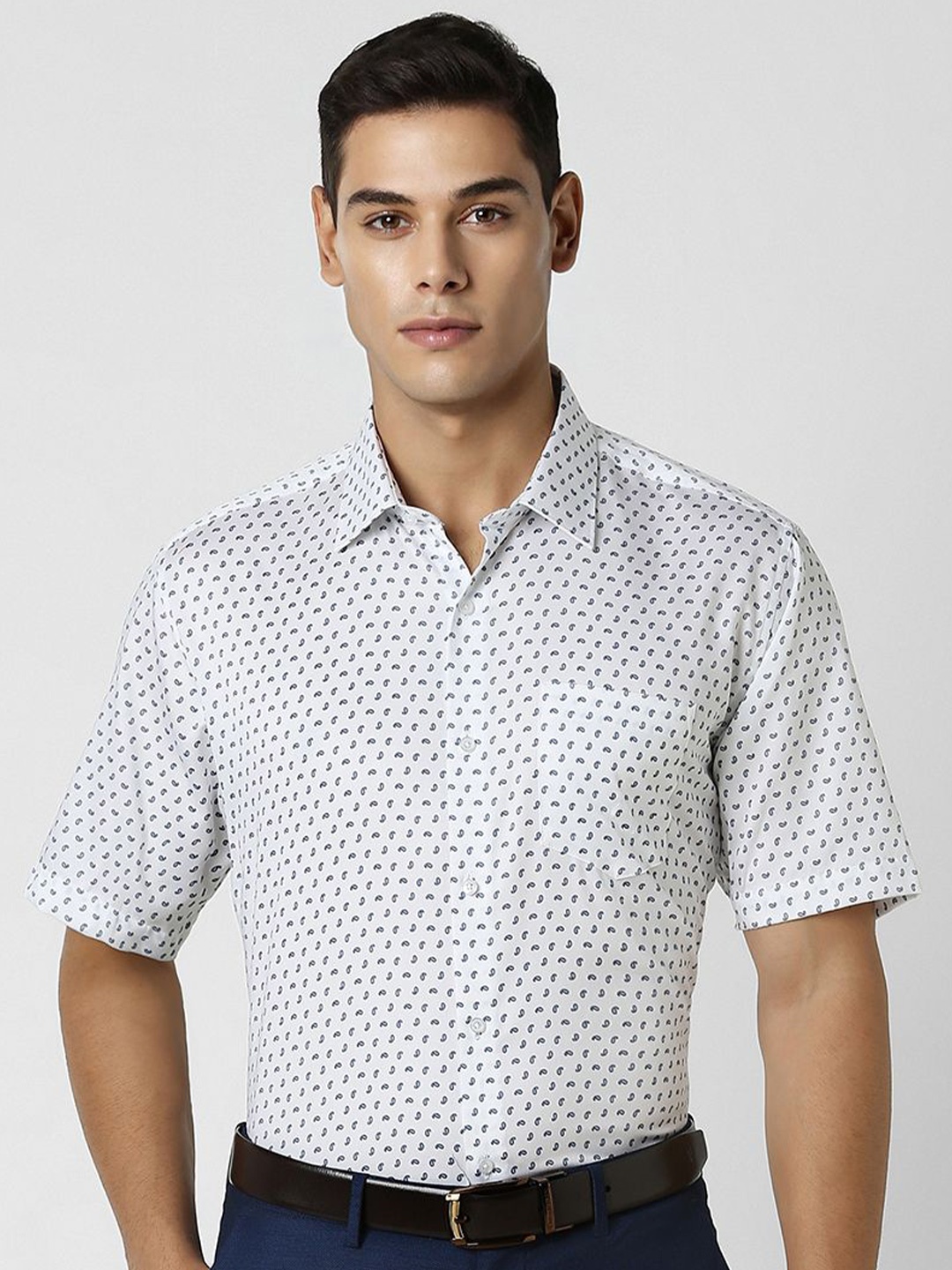 

Van Heusen Men Spread Collar Micro Ditsy Printed Cotton Party Shirt, White