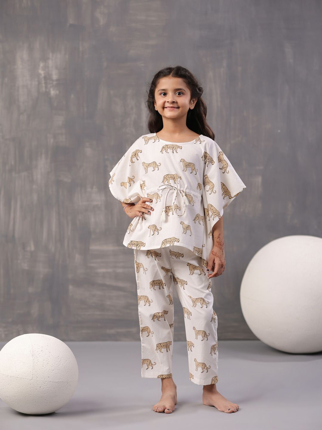 

SANSKRUTIHOMES Girls Animal Printed Regular Pure Cotton Night Suits, White