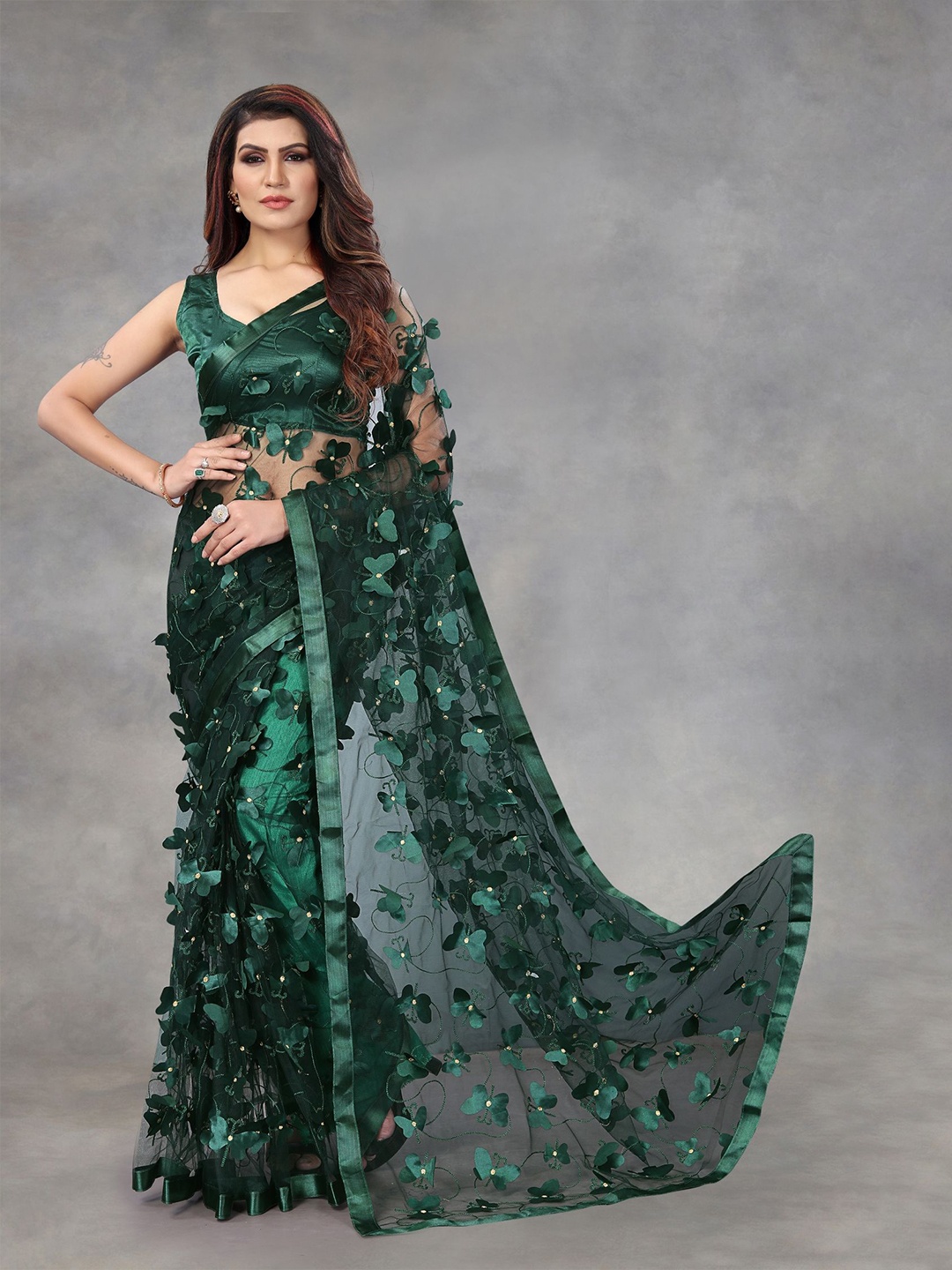 

LADY SHOPI Embellished Net Saree, Green