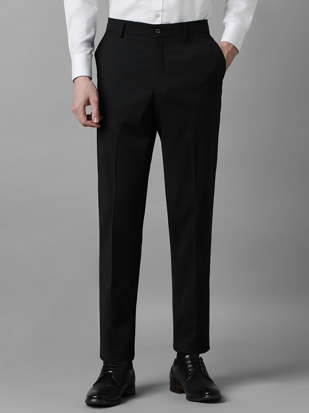 

Louis Philippe Men Slim Fit Mid-Rise Flat Front Trousers, Black