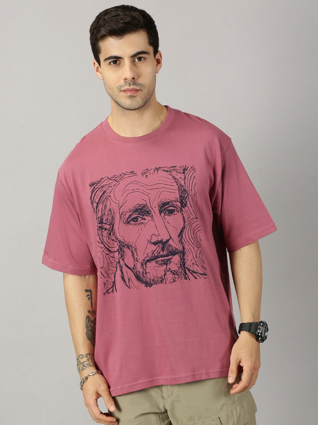 

THE HOLLANDER Men Graphic Printed Round Neck Cotton Oversized T-Shirt, Mauve