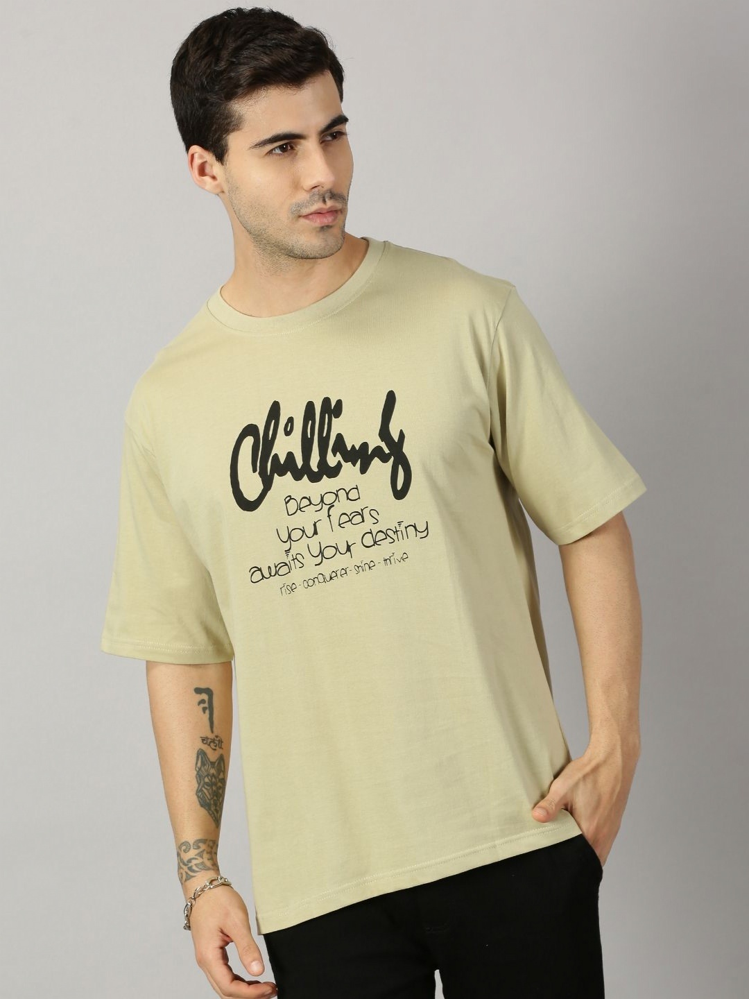 

THE HOLLANDER Men Typography Printed Round Neck Cotton Oversized T-Shirt, Beige