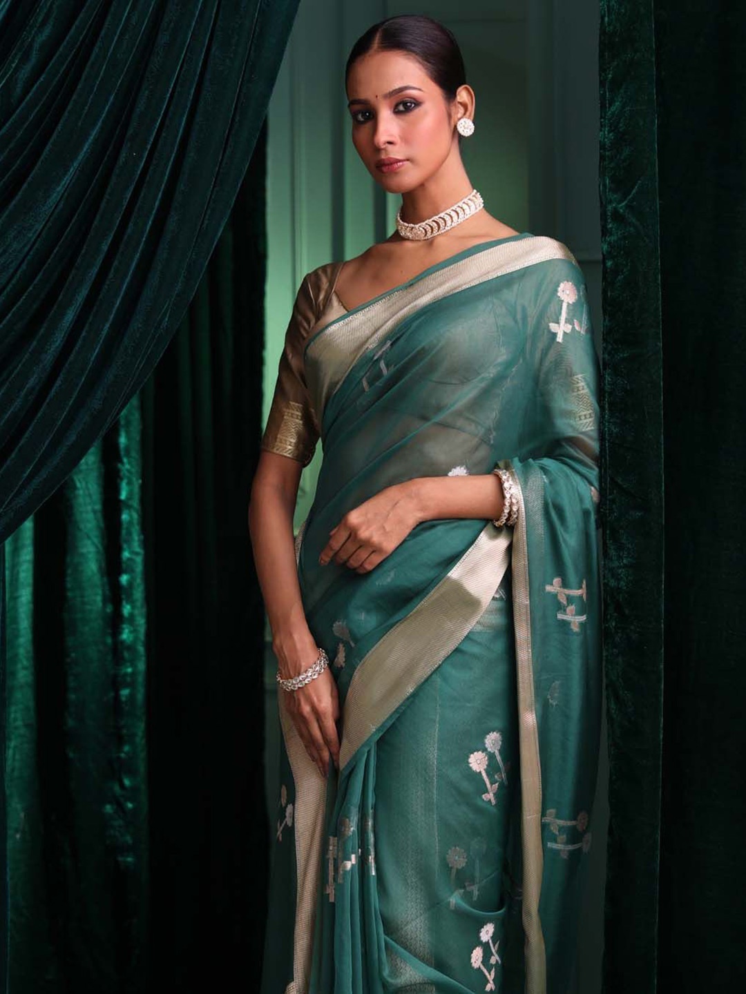 

Indethnic Woven Design Zari Banarasi Saree, Green