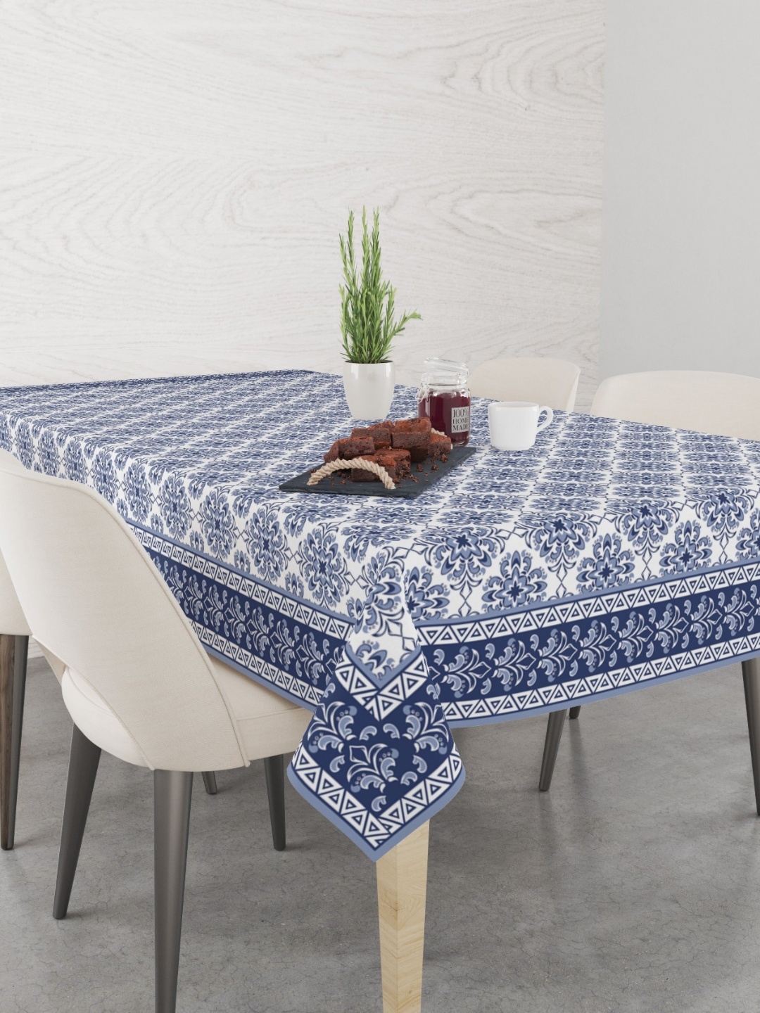 

Astitva White & Blue Ethnic Motifs Anti-Slip Cotton 6-Seater Table Cover
