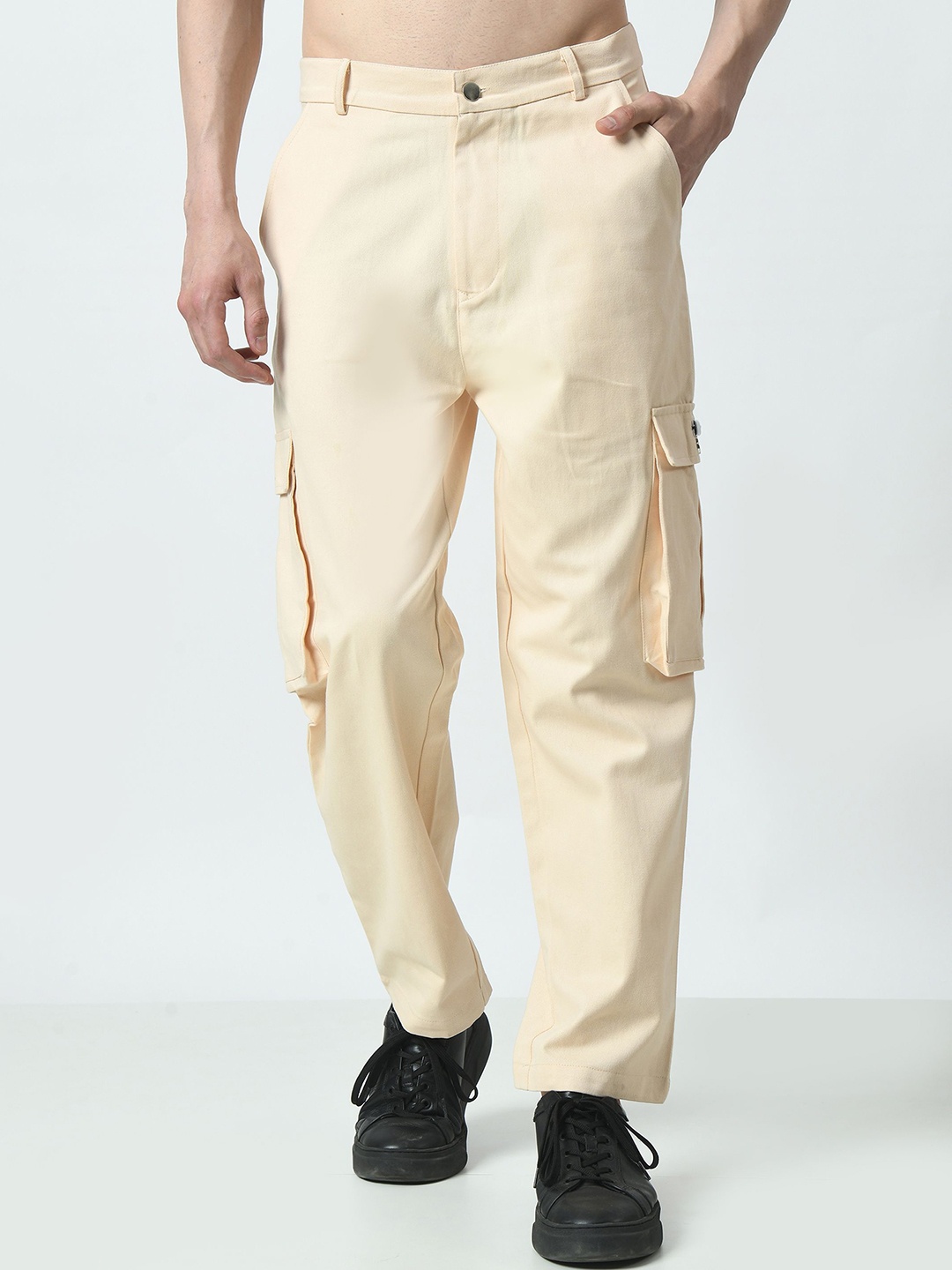 

EKSDEE Men Solid Relaxed Loose Fit Mid Rise Cargos Trousers, Peach
