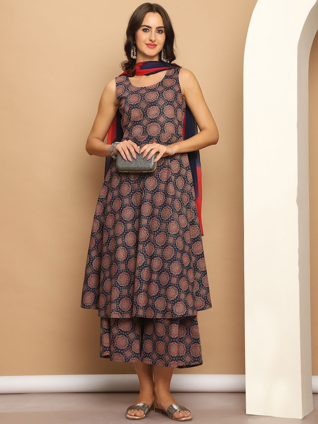 

Jompers Floral Printed Round Neck Pure Cotton Anarkali Kurta With Palazzos & Dupatta, Navy blue