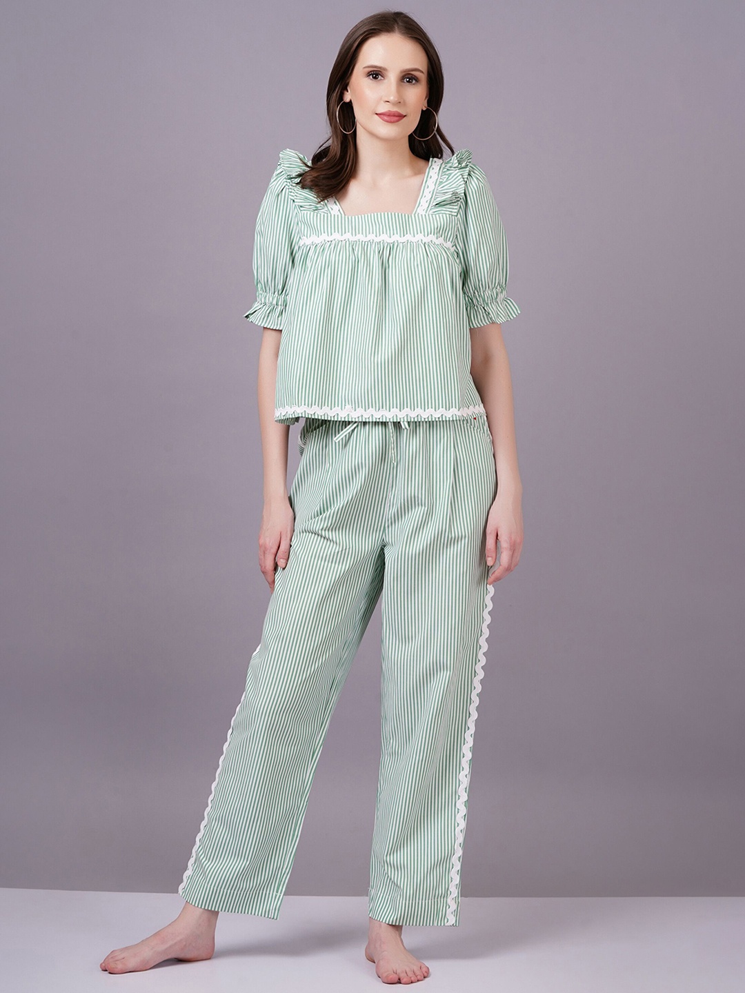 

MINGLAY Striped Square Neck Night Suit, Green