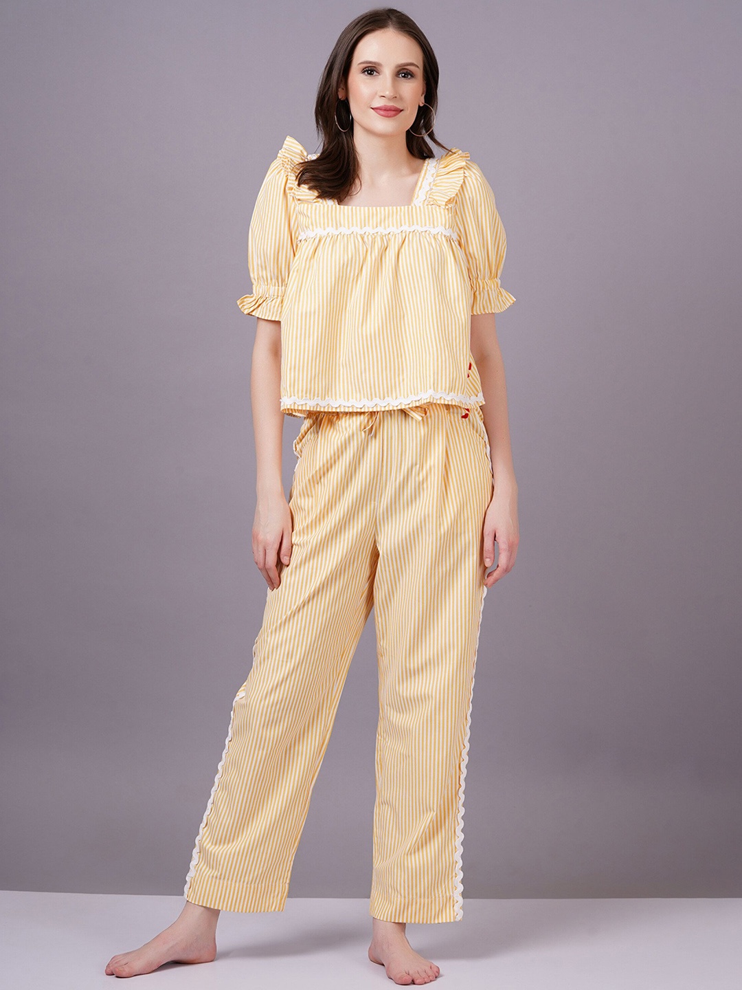 

MINGLAY Striped Square Neck Night Suit, Yellow