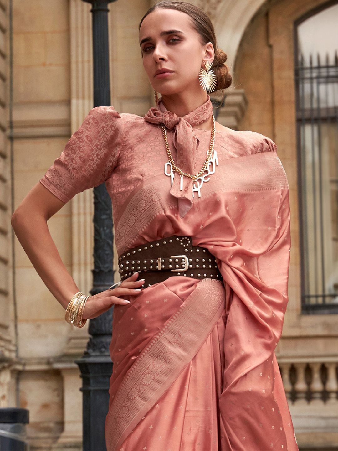 

Ishin Woven Design Zari Banarasi Saree, Peach