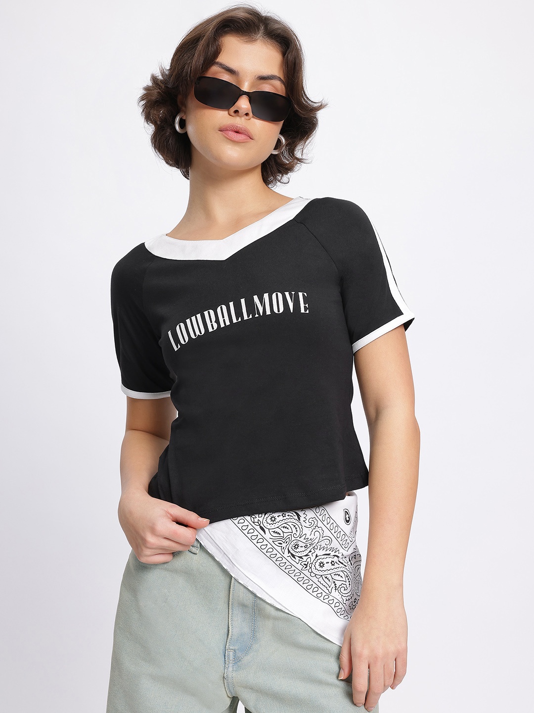 

DressBerry Low-key Luxe Printed V-Neck T-shirt, Black
