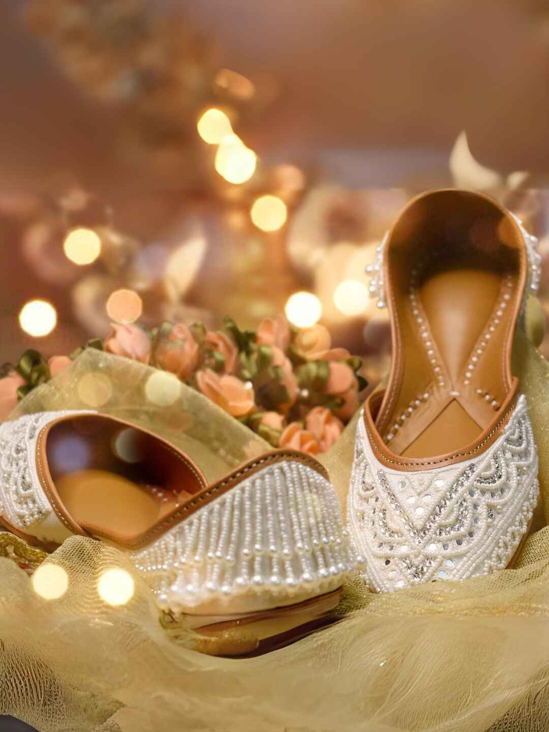 

YASSIO Women Ethnic Embellished Mojaris Flats, White