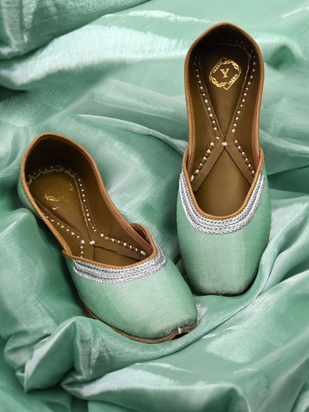 

YASSIO Women Ethnic Embellished Mojaris Flats, Green