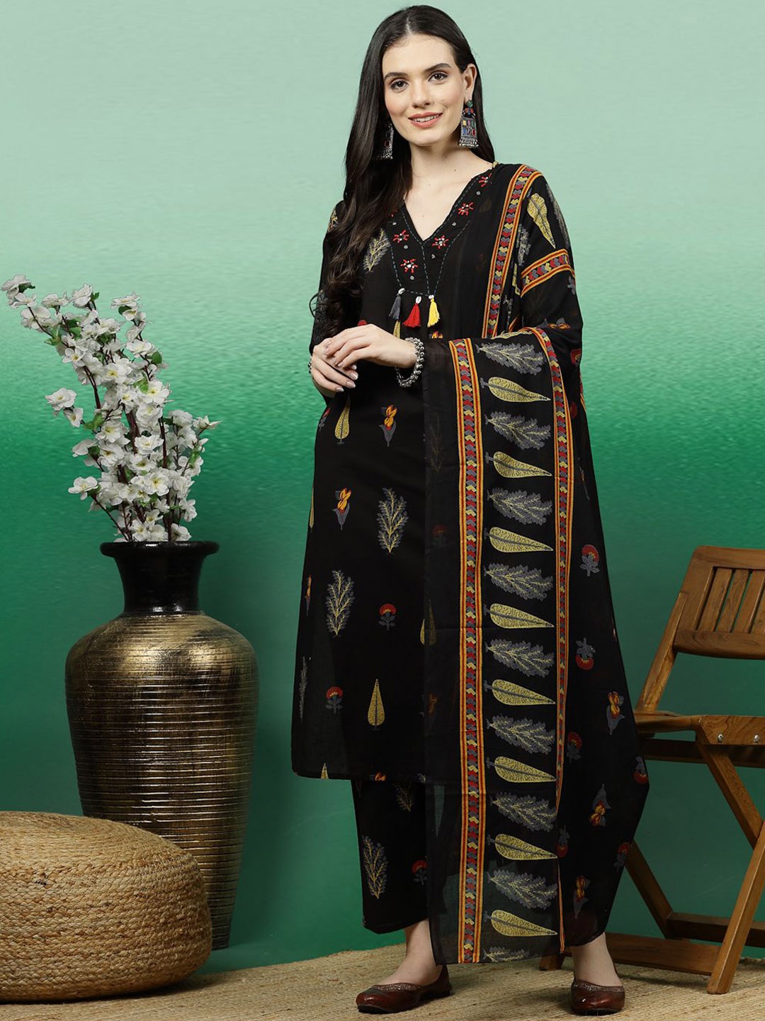 

Sangria Floral Printed Regular Kurta with Trousers & Dupatta, Black