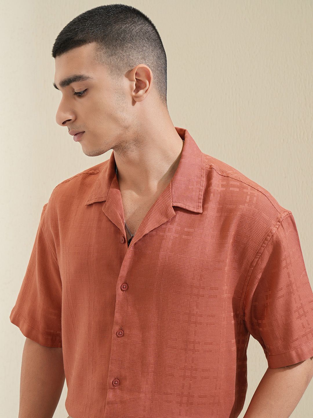 

HIGHLANDER Men Pale Dobby Textured Solid Cuban Collar Oversized Shirt, Red