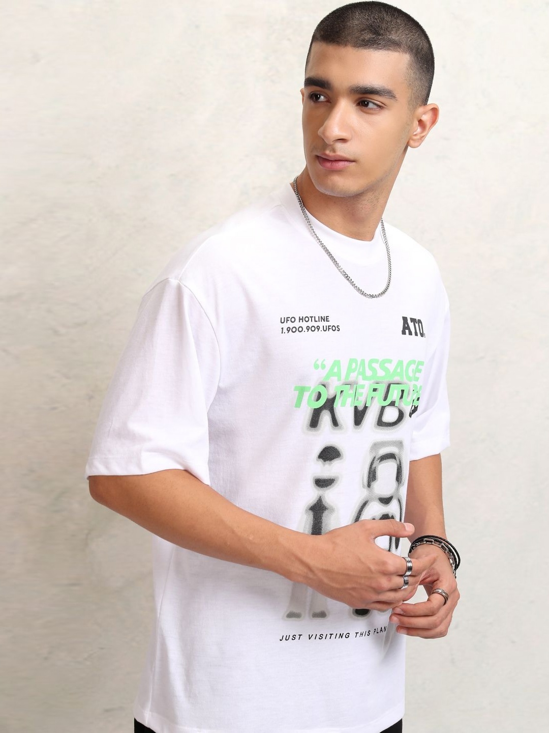 

HIGHLANDER Men Typography Printed Round Neck Polyester Oversized T-Shirt, White