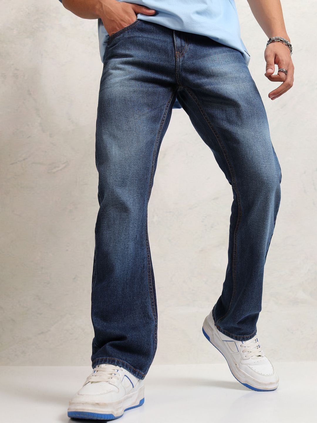 

HIGHLANDER Men Mid-Rise Straight Fit Light Fade Jeans, Blue