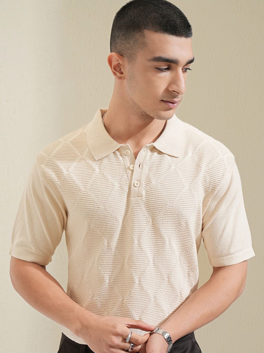 

HIGHLANDER Men Knitted Textured Relaxed Fit T-shirt, Off white