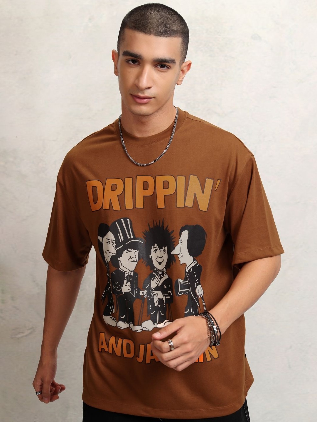 

HIGHLANDER Men Printed V-Neck Raw Edge T-shirt, Brown