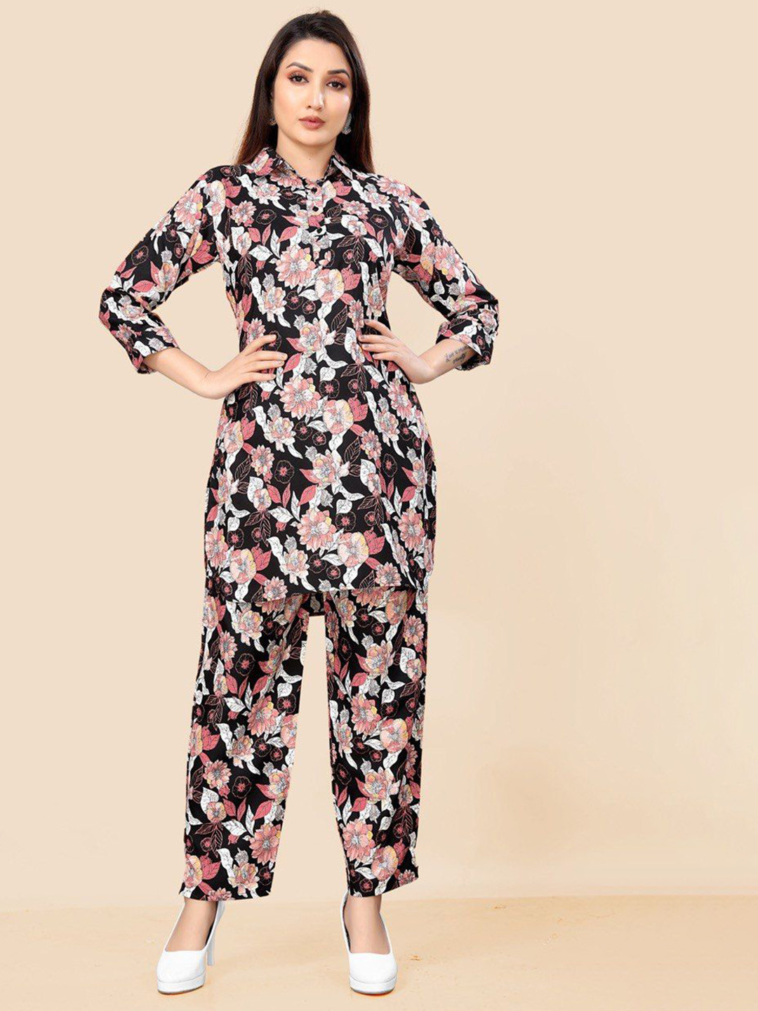 

Divyadham Textiles Floral Printed Shirt Collar Tunic With Trousers, Black