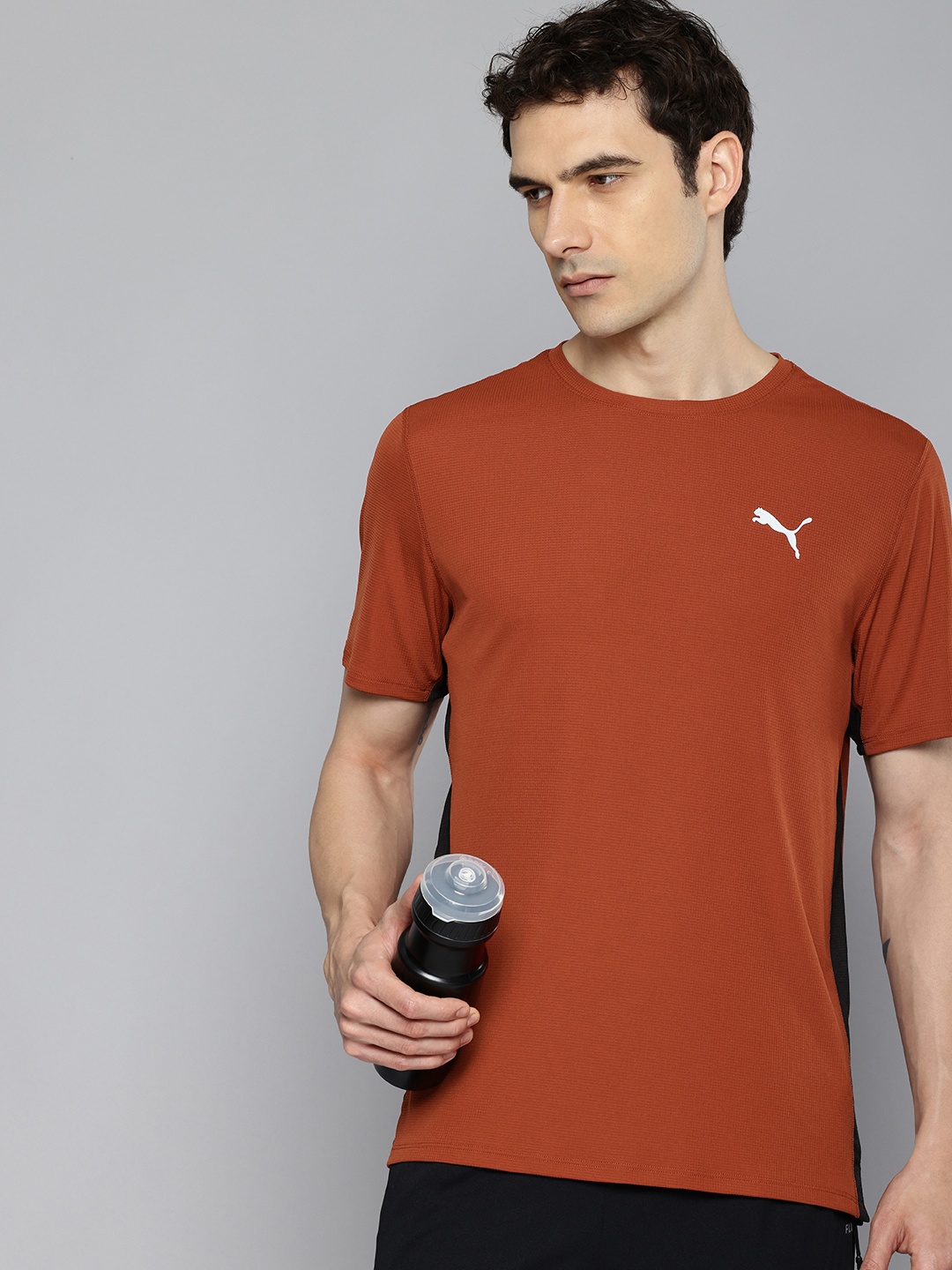 

Puma RUN FAVORITE dryCELL Running T-shirt, Rust