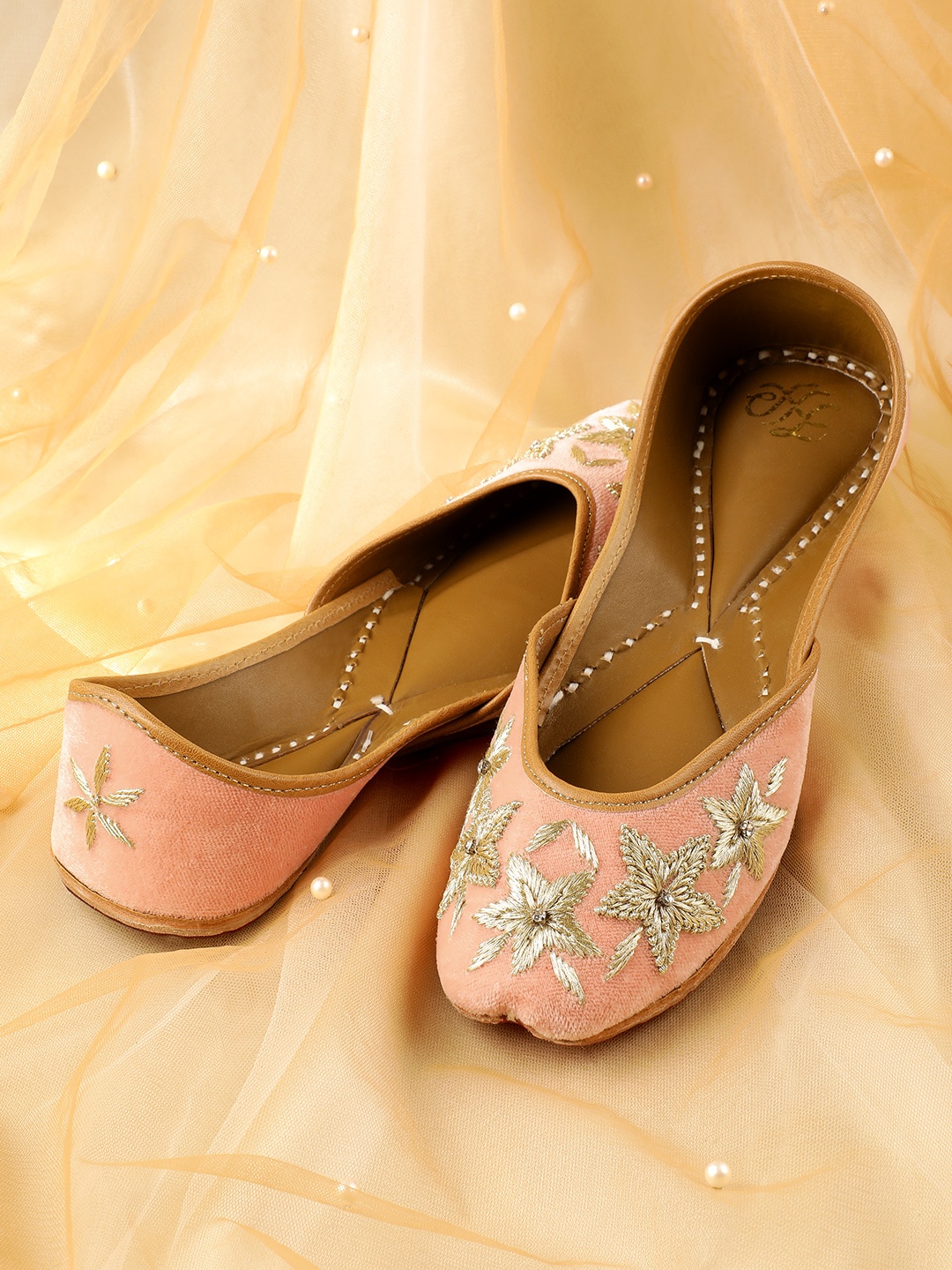 

House of Pataudi Women Embellished Mojaris, Pink