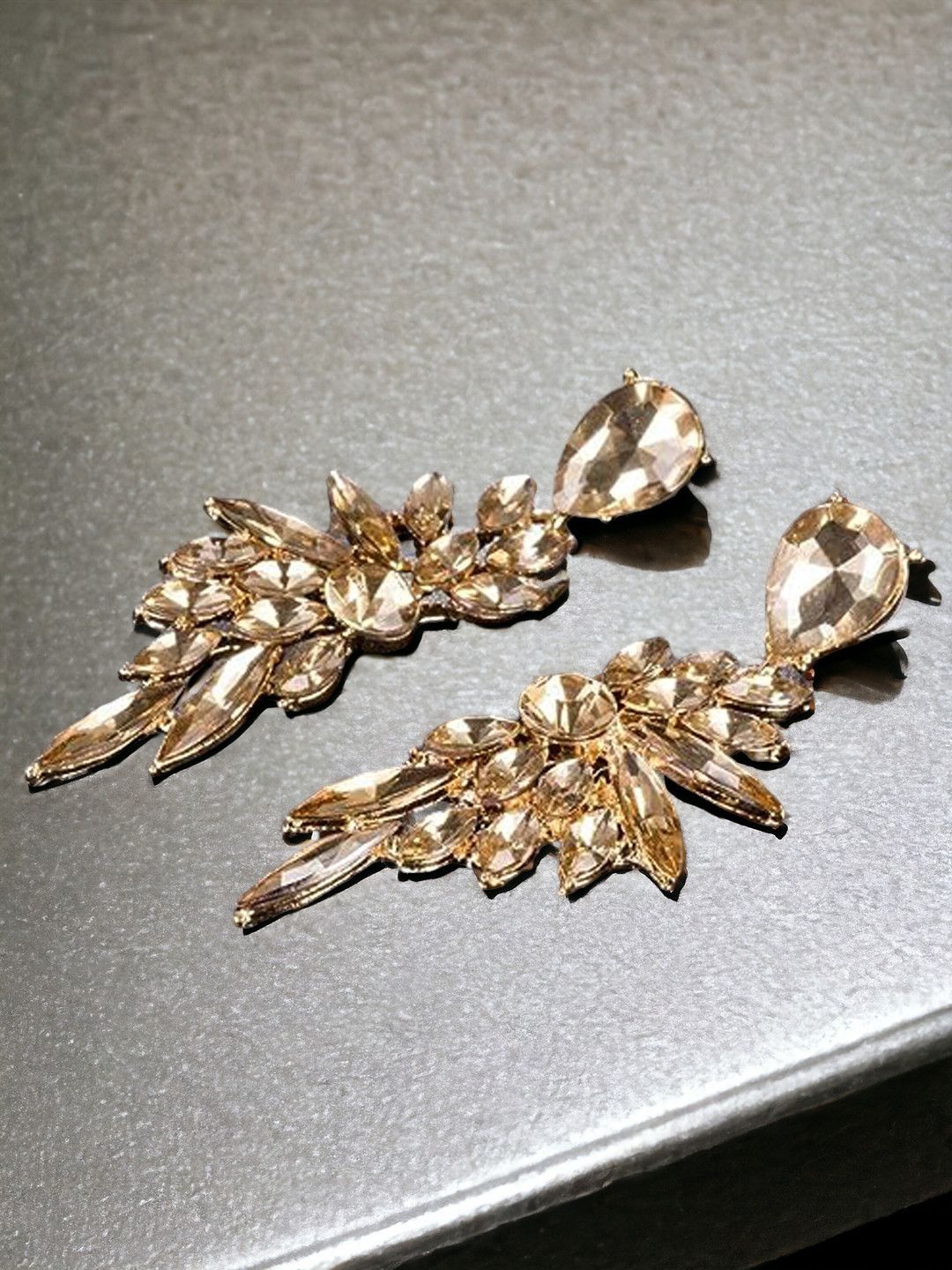 

DressBerry Gold-Toned Crystals-Studded Leaf Shaped Drop Earrings