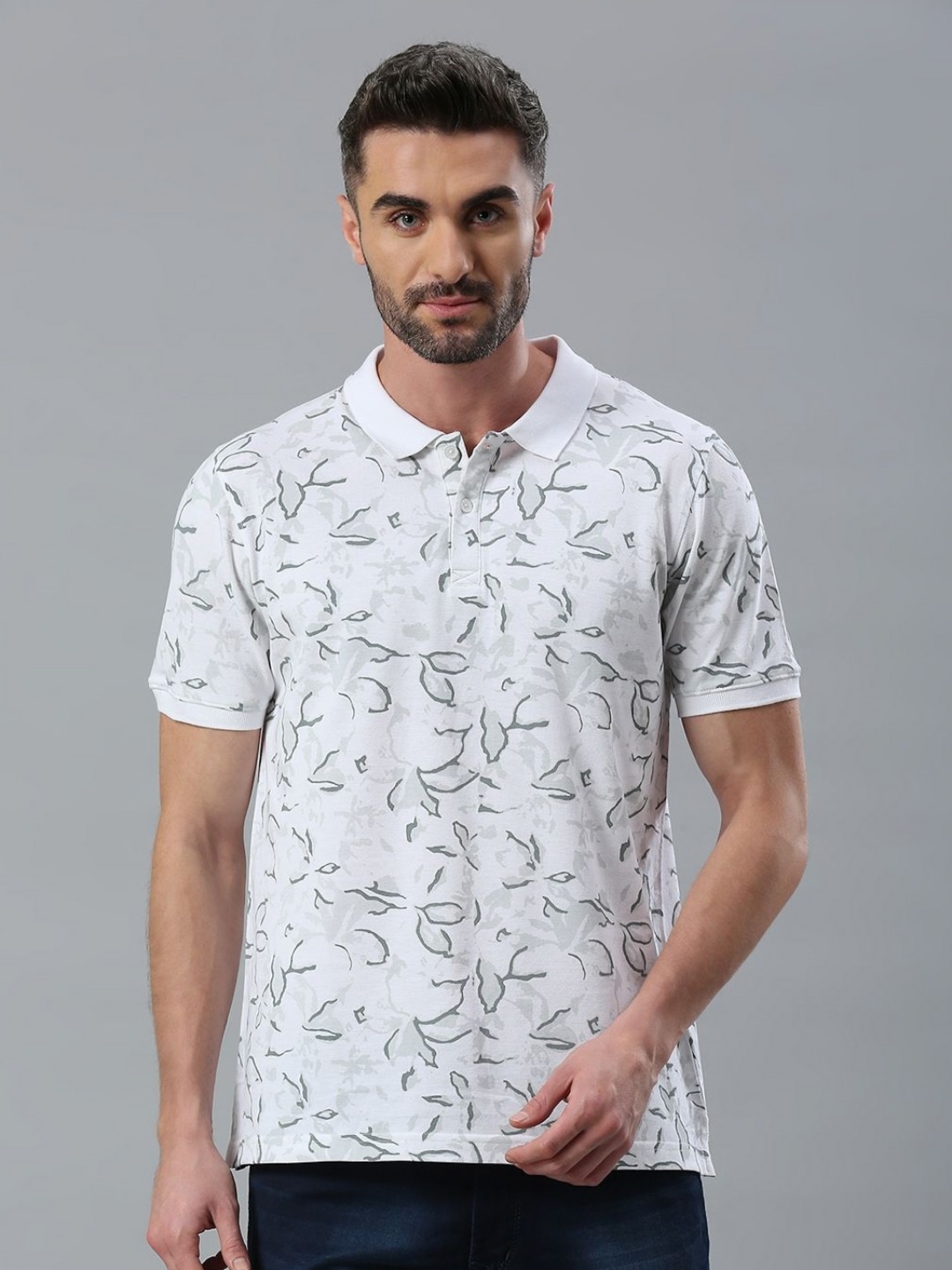 

Klub Fox Men Abstract Printed Polo Collar Cotton Tshirt, White