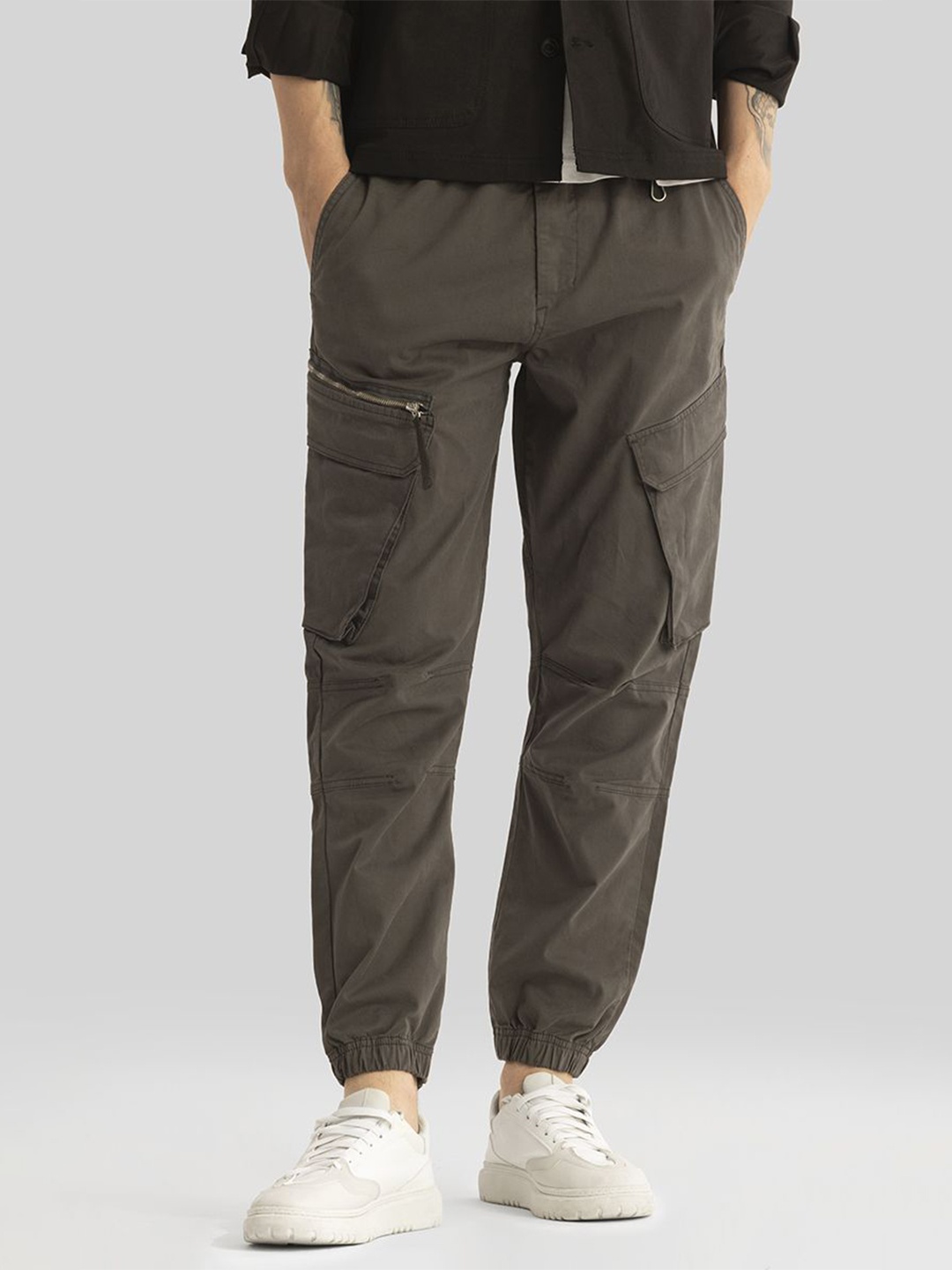 

Snitch Men Mid-Rise Classic Joggers Trousers, Brown