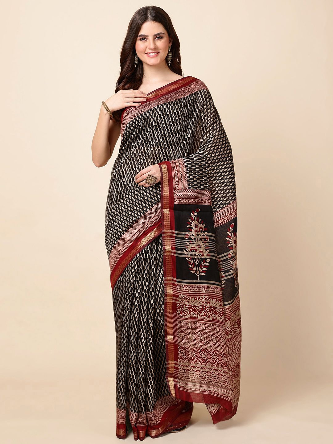 

Meena Bazaar Ethnic Motifs Saree, Black