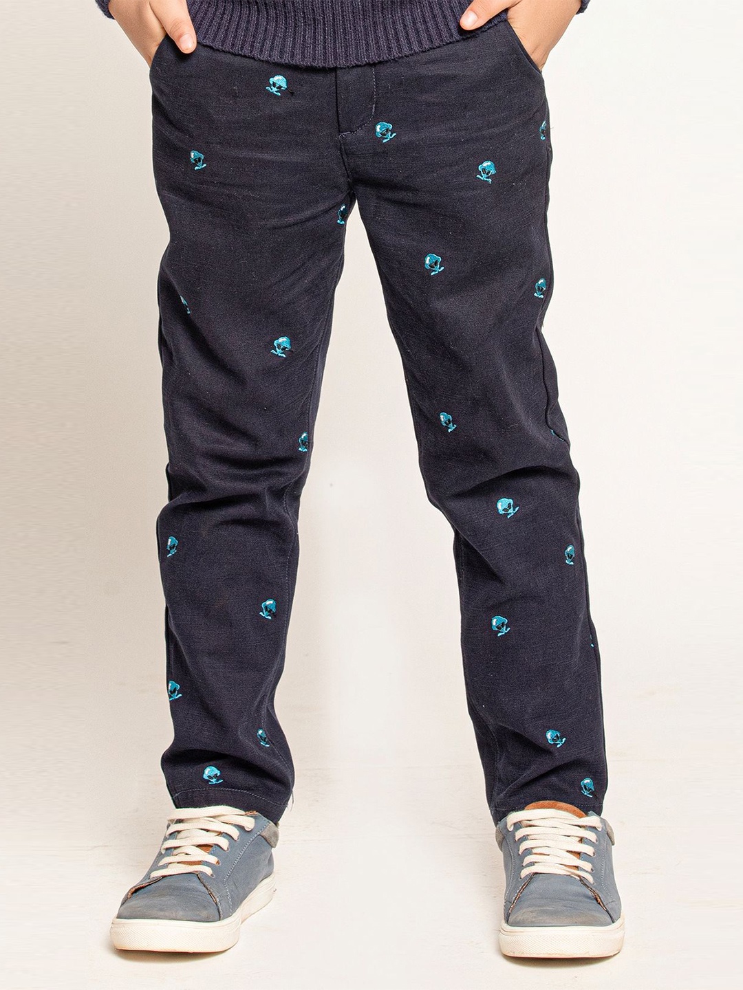 

One Friday Boys Printed Mid rise Regular Fit Cotton Relaxed Regular Trousers, Navy blue