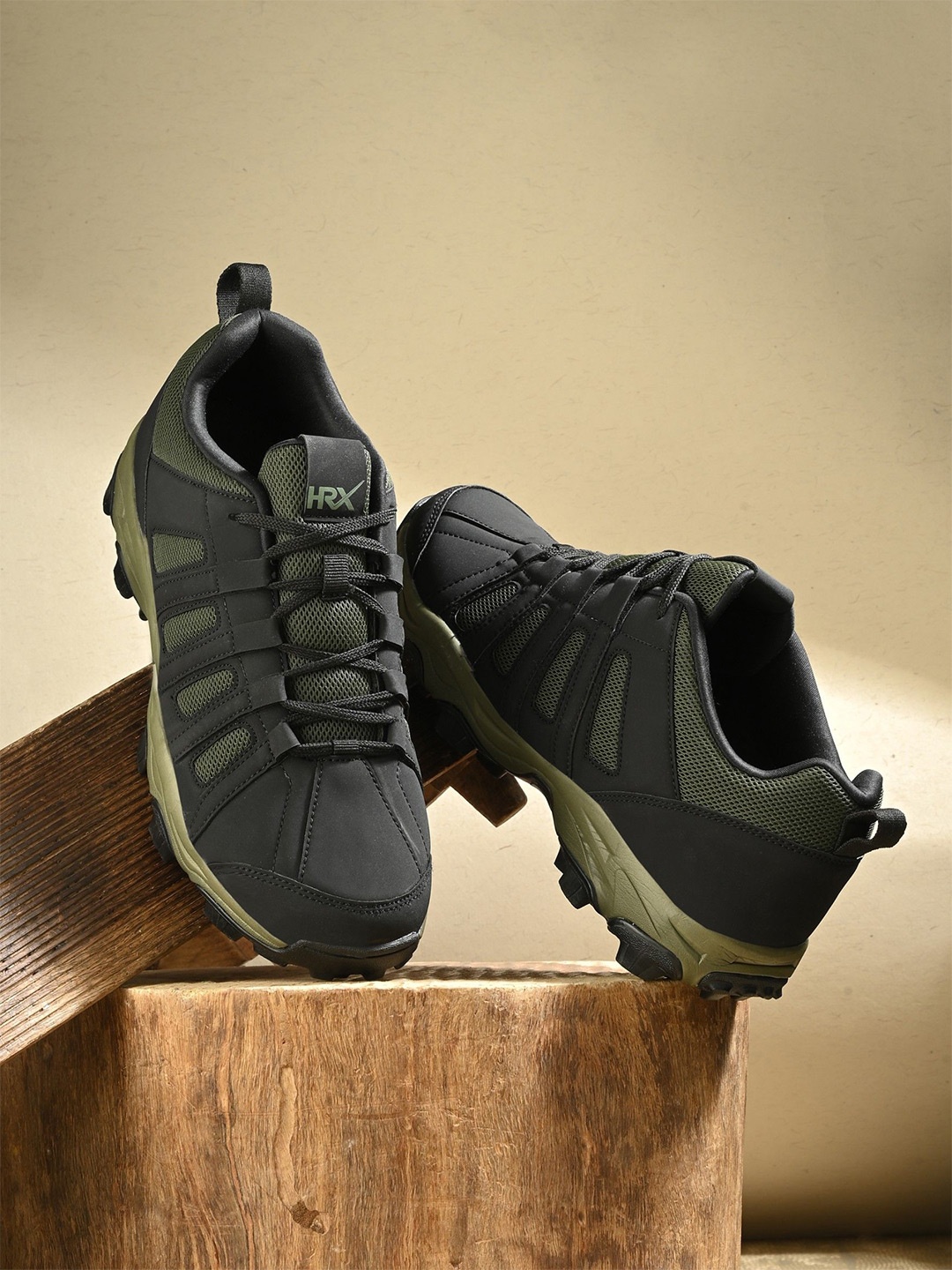

HRX by Hrithik Roshan Men Mesh Trekking Non-Marking Shoes, Black