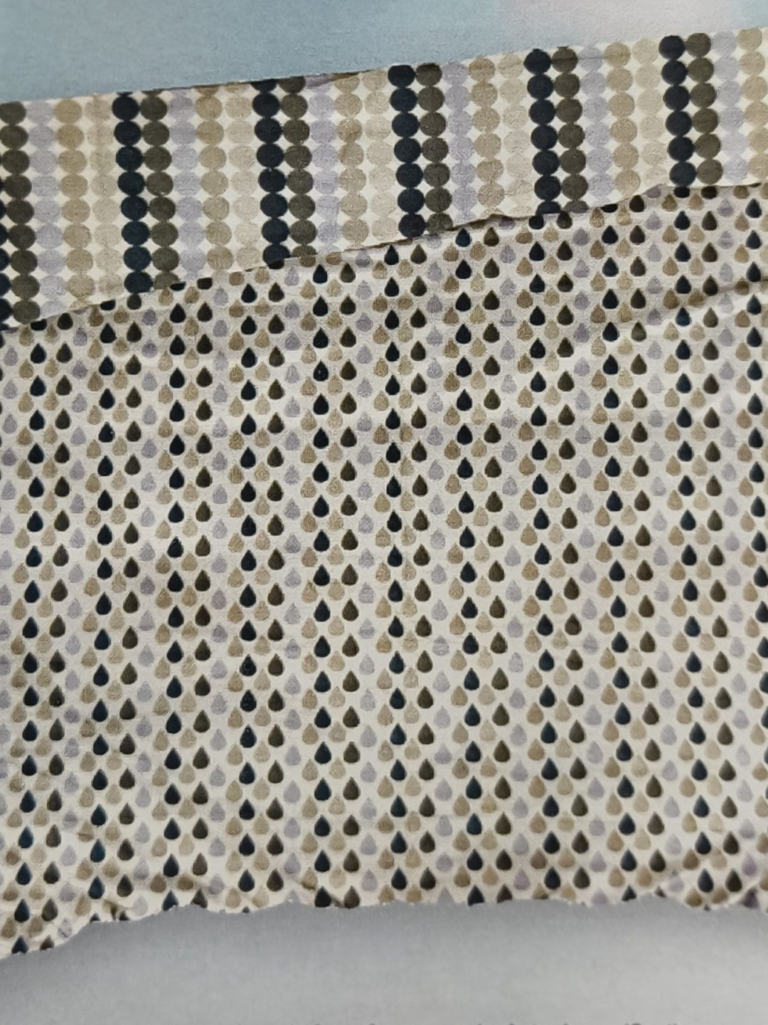 

Signature Beige & Black Geometric Printed AC Room Pure Cotton 150 GSM Double Bed Dohar