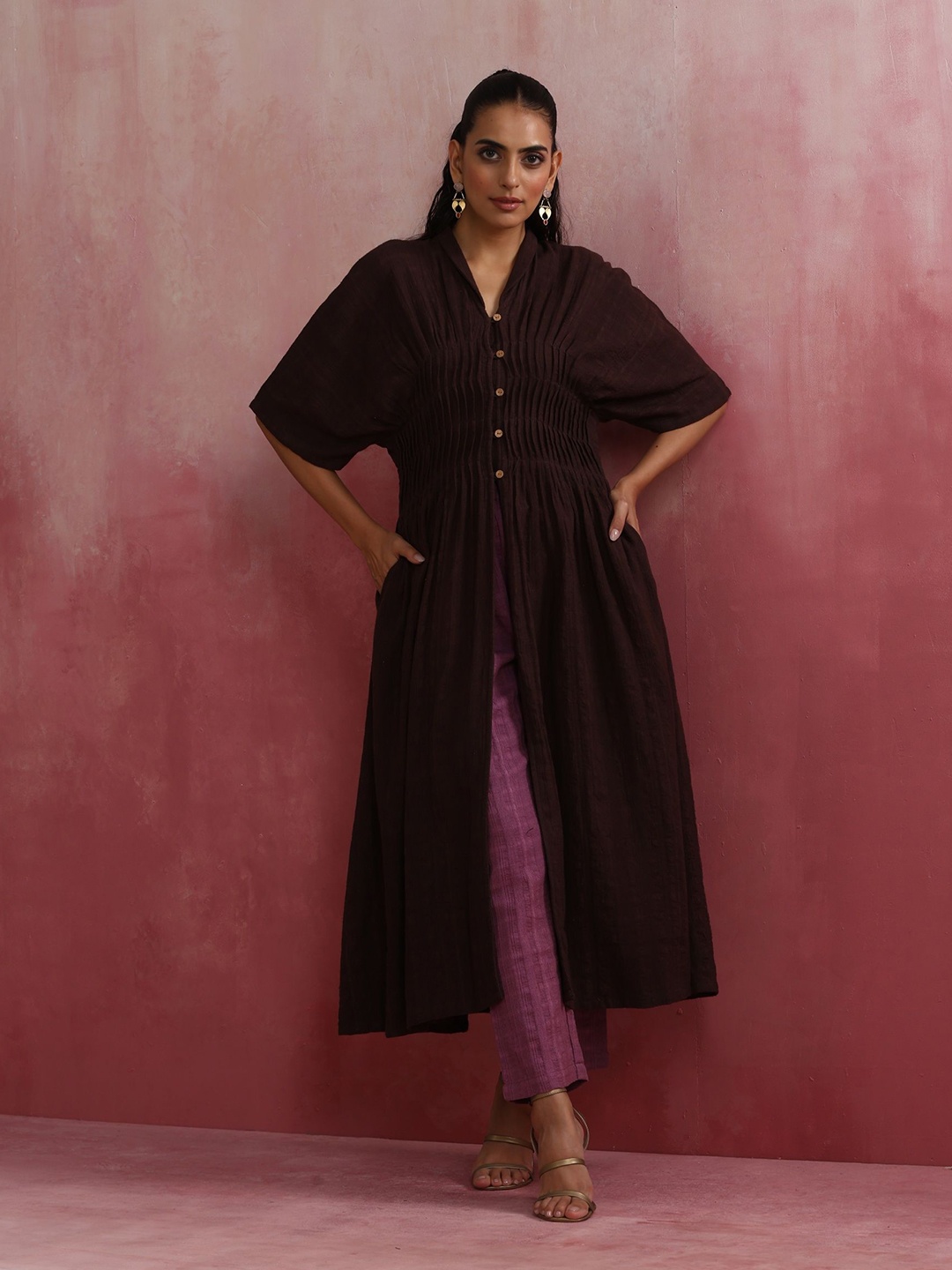 

trueBrowns V-Neck Extended Sleeves A-Line Pleated Kurta With Trousers, Brown