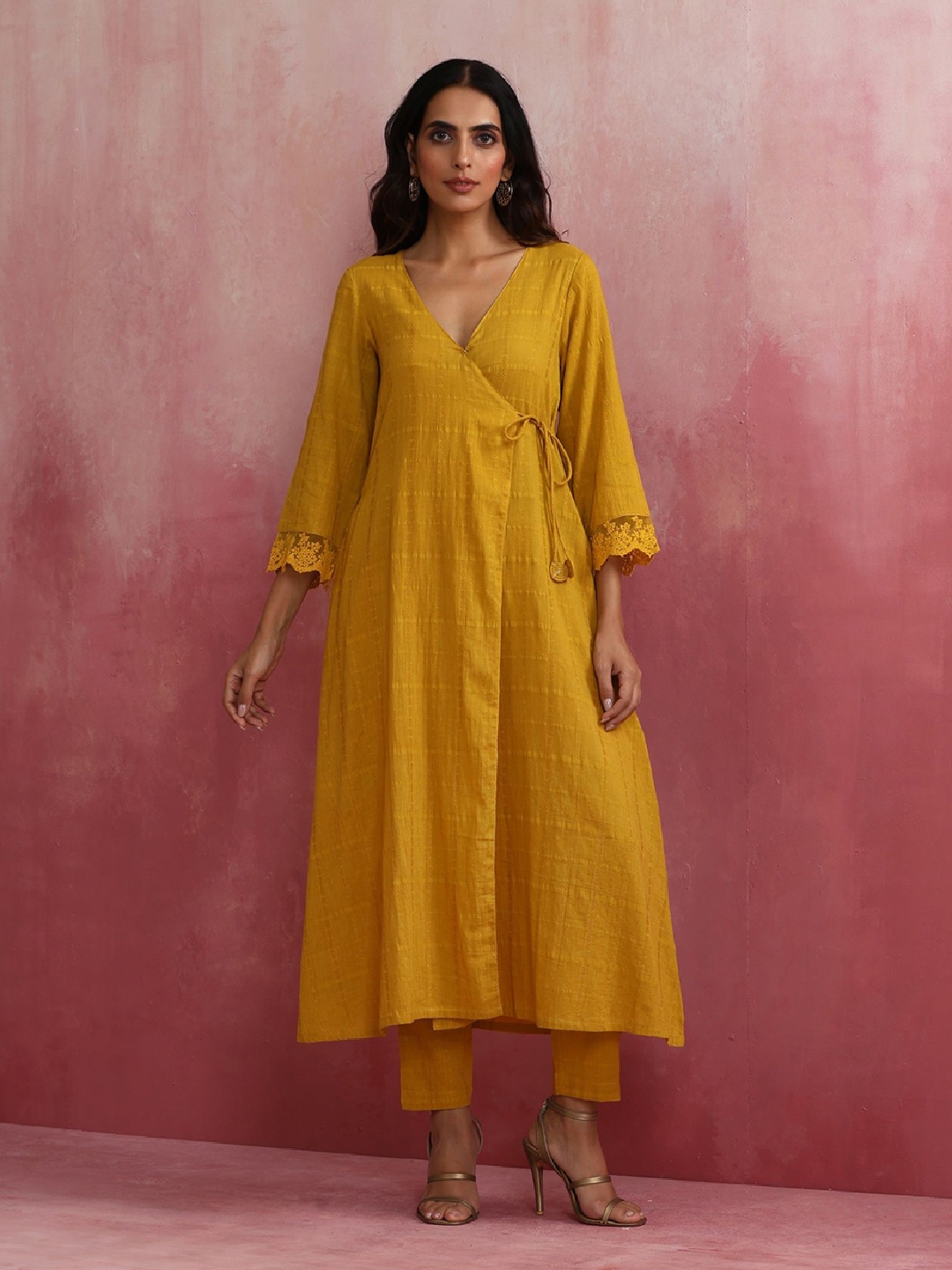 

trueBrowns V-Neck Three-Quarter Sleeves Angrakha A-Line Kurta with Trousers, Mustard