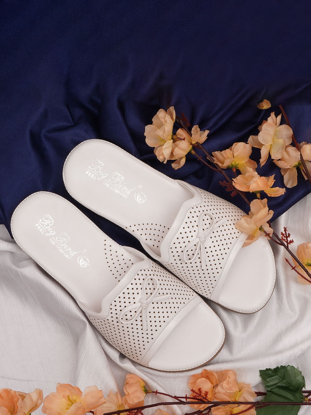

BIG BIRD Women Self Design Open Toe Flats with Bows, White