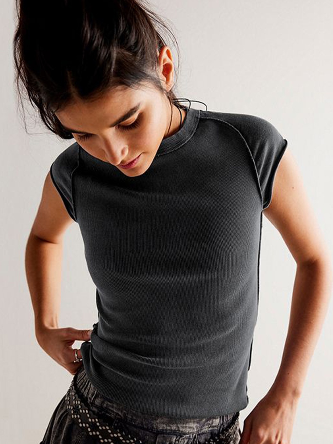 

StyleCast x Revolte Women Cap Sleeves Round Neck Top, Grey