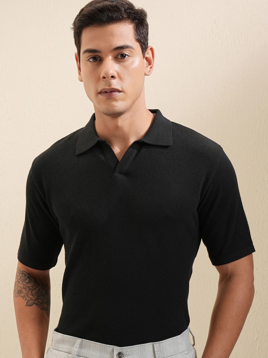 

LOCOMOTIVE Premium Men Relaxed Fit Knitted Textured Tshirt, Black