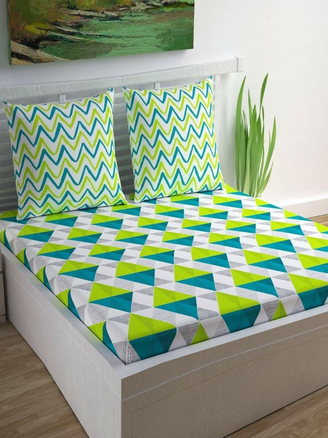 

LA VERNE Green & White Geometric 144 TC Cotton Queen Bedsheet With 2 Pillow Covers