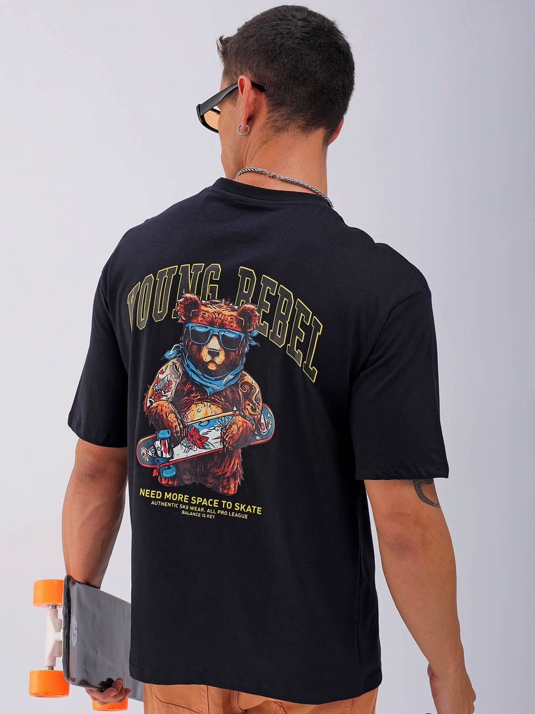 

The Indian Garage Co Men Back Printed Boxy Oversized Round Neck T-shirt, Black