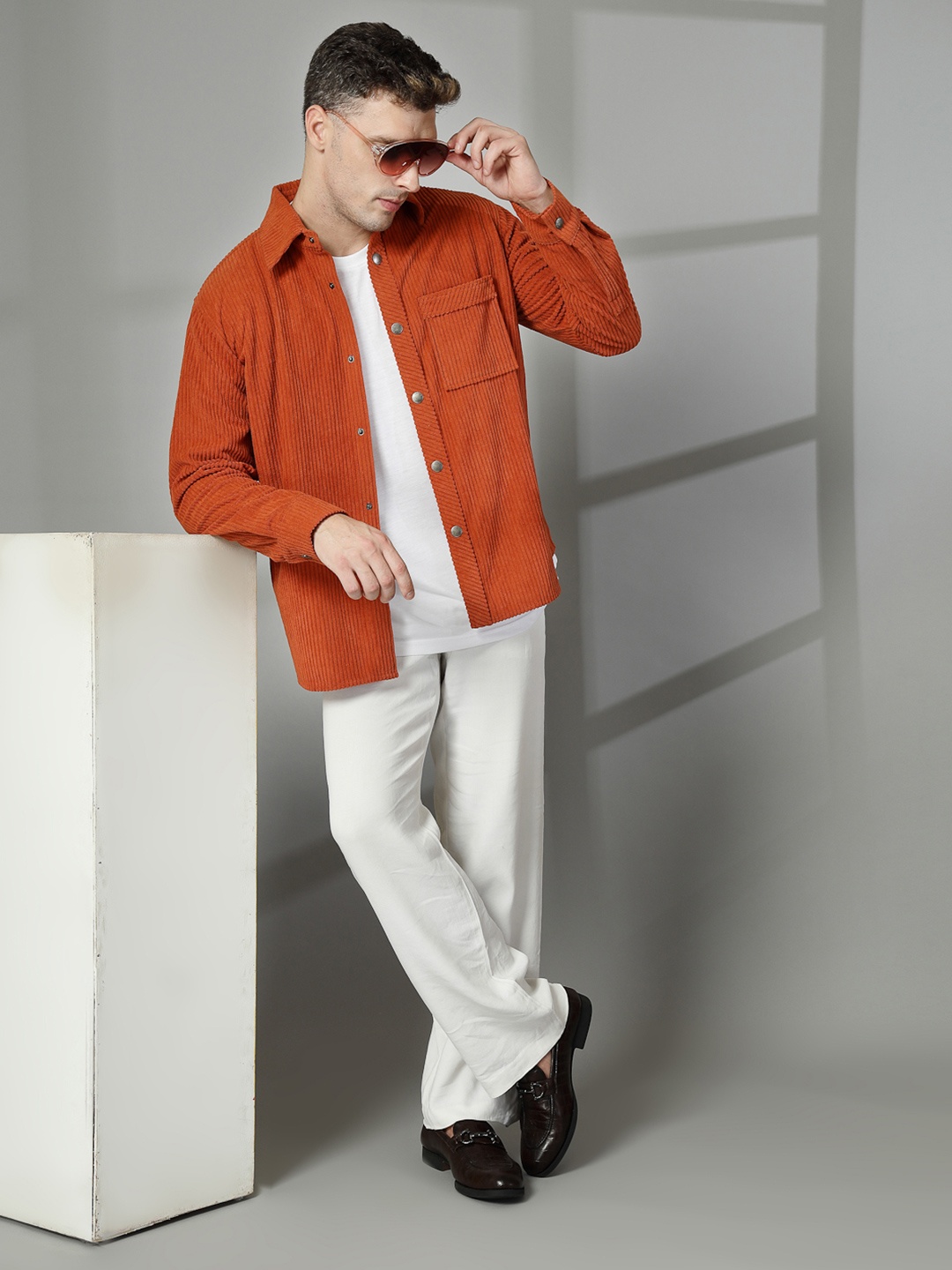 

CHKOKKO Men Opaque Corduroy Shaket, Rust