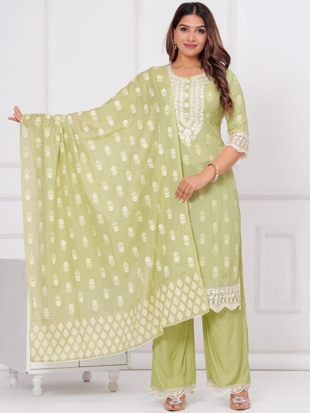 PARUCREATION Floral Embroidered Straight Kurta With Palazzos & Dupatta, Green