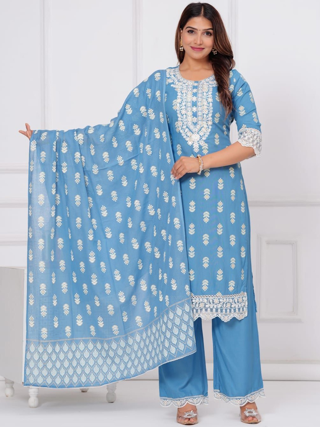 

PARUCREATION Floral Embroidered Straight Kurta With Palazzos & Dupatta, Blue