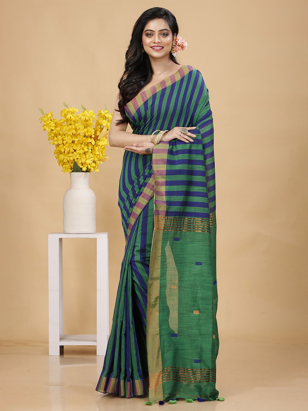 

SLAGHA Striped Zari Pure Cotton Khadi Saree, Green