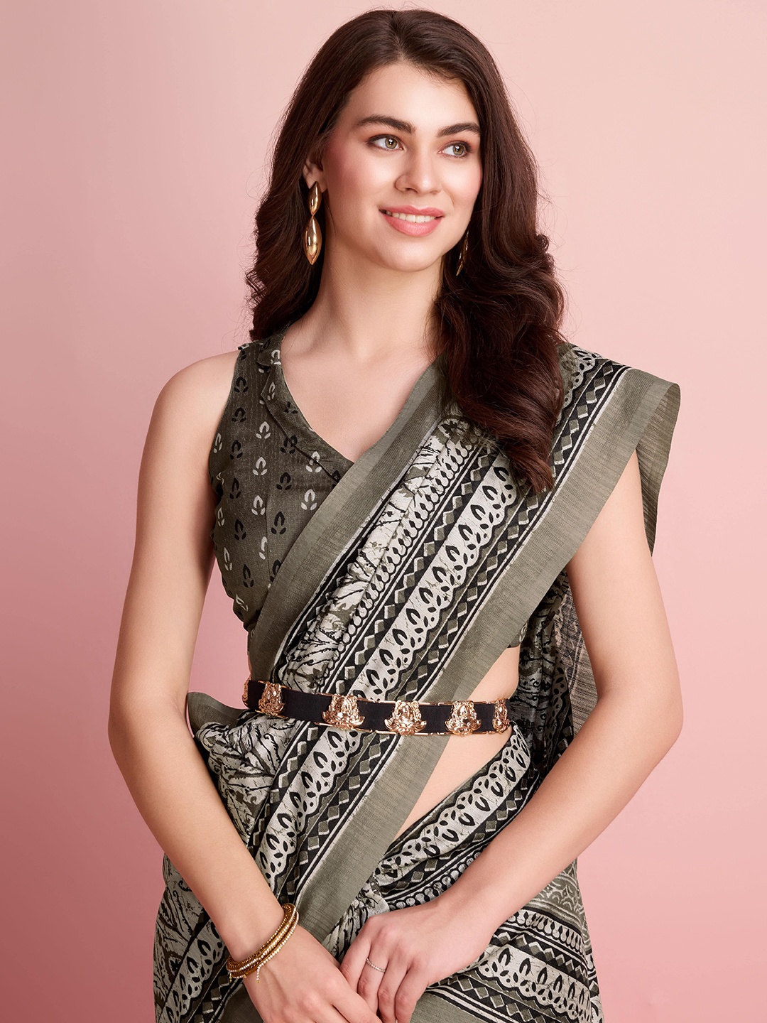 

RACHNA Batik Printed Ready to Wear Bhagalpuri Saree, Cream