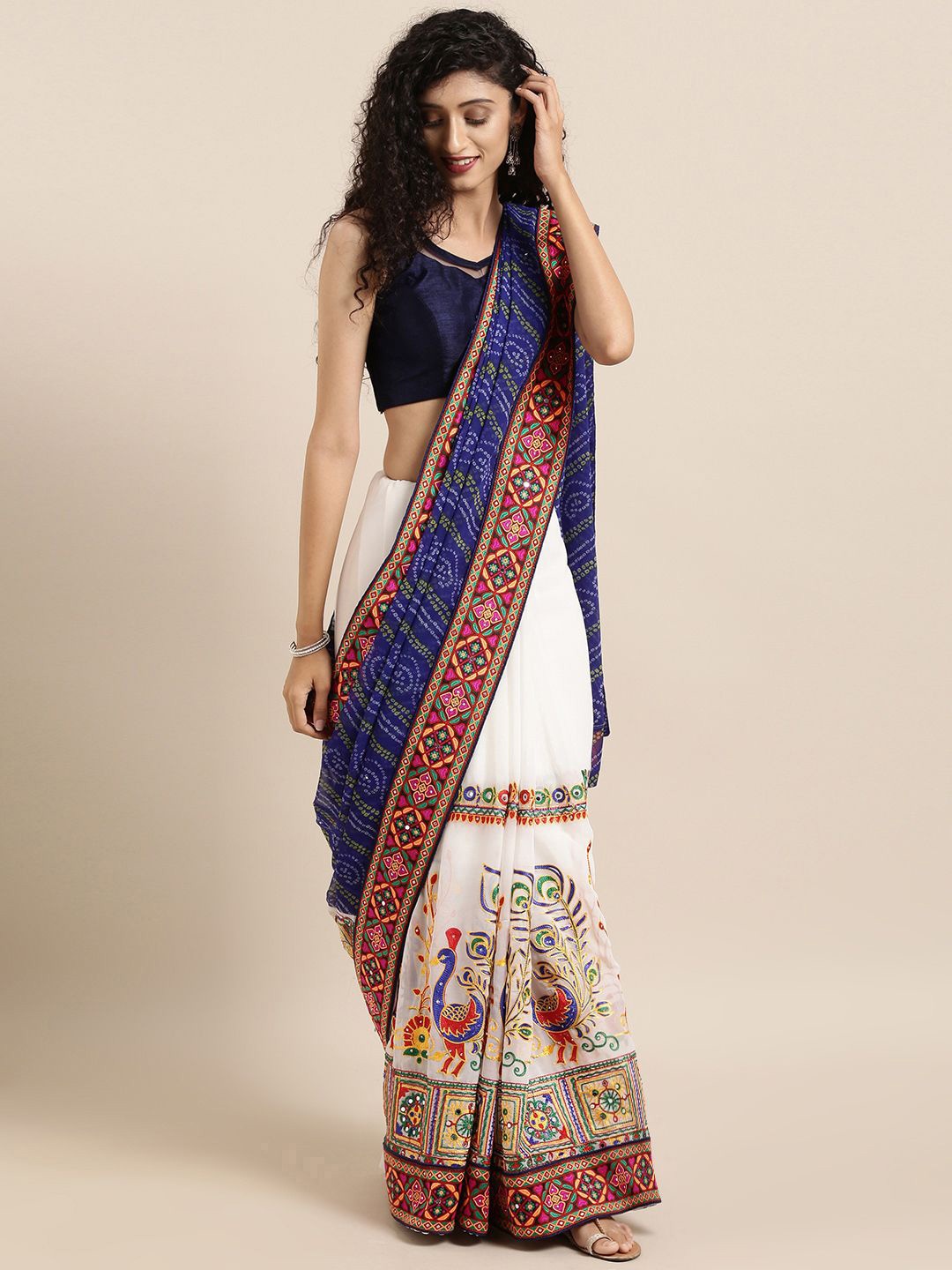 

VASTRANAND Bandhani Kutchi Embroidery Poly Georgette Bandhani Saree, Navy blue