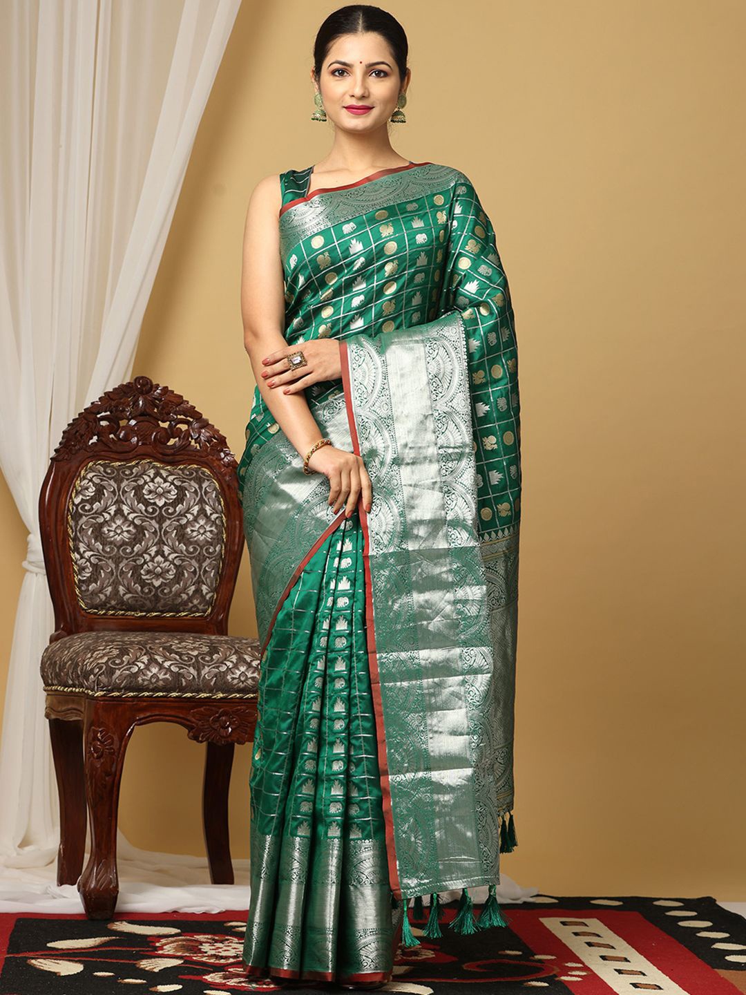 

VASTRANAND Woven Design Zari Art Silk Banarasi Saree, Green